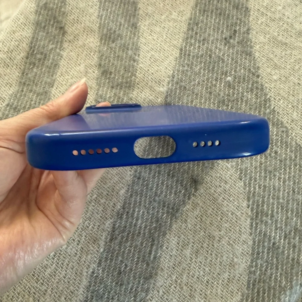 Apple iPhone 16 Pro Max Silicone Case With MagSafe and Camera Control